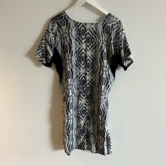 Silk dress from cool Danish brand Munthe - Picture 2 of 2